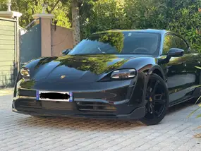 porsche-taycan-2022-auto-24000-km-électrique-1