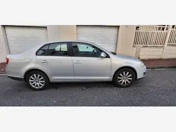 volkswagen-jetta-iii-2010-manual-85745-km-diesel