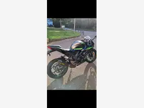 kawasaki-ninja-125-2023-700-km-1