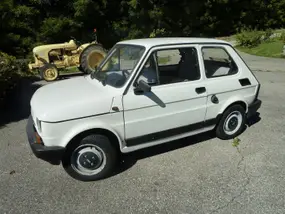 Voiture Fiat 126 en couleur grise et jaune Photo Stock - Alamy Voiture Fiat 126 en couleur grise et jaune Photo Stock - Alamy