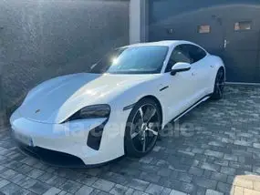 porsche-taycan-2022-auto-26500-km-électrique-1