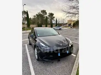 tesla-model-y-2023-auto-102000-km-électrique