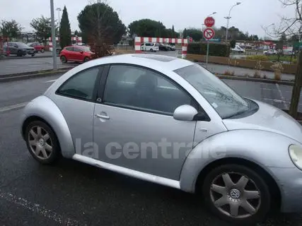 VOLKSWAGEN NEW BEETLE