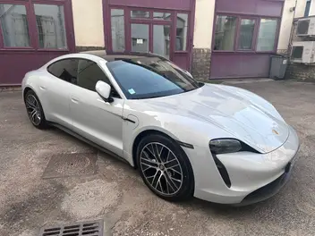 porsche-taycan-2021-auto-43000-km-électrique