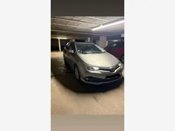 toyota-auris-ii-touring-sports-phase-2-2017-auto-205000-km-hybrides