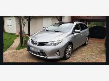 toyota-auris-ii-touring-sports-2014-auto-76767-km-hybrides