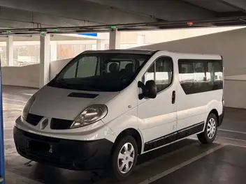 renault-trafic-2-passenger-2013-manual-265000-km-diesel