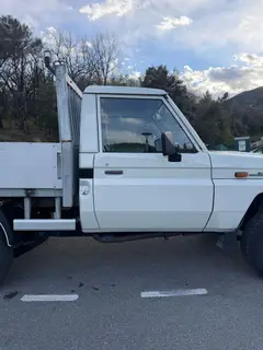 TOYOTA LAND CRUISER