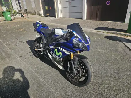 YAMAHA YZF R1