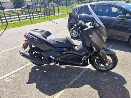YAMAHA X-MAX