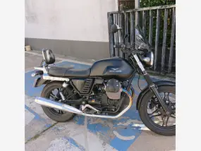 moto-guzzi-v7-750-phase-2-2015-9000-km-1
