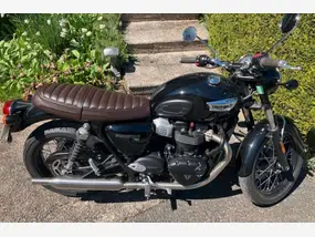 triumph-bonneville-900-2022-570-km-1