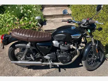 triumph-bonneville-900-2022-570-km