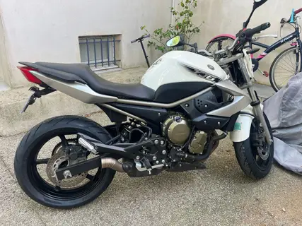 YAMAHA XJ6