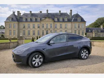 tesla-model-y-2023-auto-61000-km-électrique