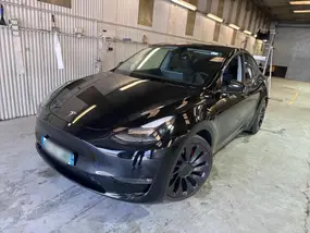 tesla-model-y-2023-auto-80430-km-électrique-1