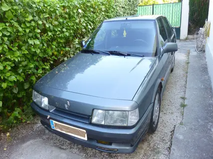 RENAULT R21