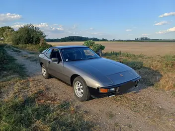 PORSCHE