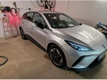 mg4-2022-auto-43700-km-électrique