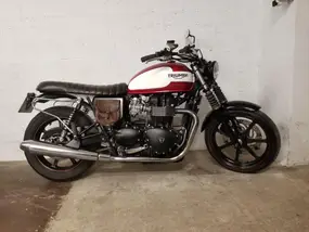 triumph-bonneville-2015-manual-26000-km-1