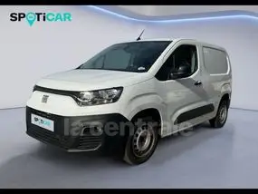 fiat-doblo-cargo-iii-phase-2-2023-auto-900-km-électrique-1