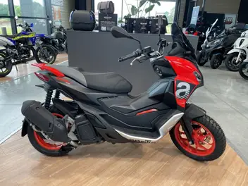aprilia-sr-gt-125-2024-auto-151-km-essence
