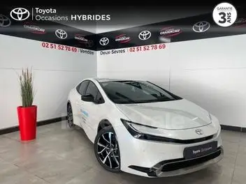 toyota-prius-v-2025-auto-8000-km-hybrides