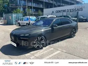 bmw-serie-7-g70-2025-auto-6500-km-hybrides-1