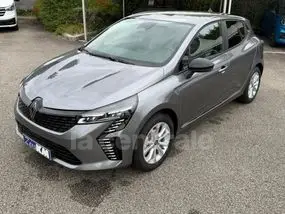 renault-clio-v-phase-2-2025-manual-10-km-diesel-1