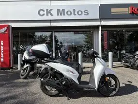 honda-sh-125-2025-manual-151-km-essence-1