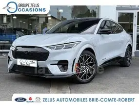ford-mustang-mach-e-2023-auto-39992-km-électrique-1