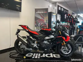 aprilia-tuono-1100-2025-manual-2150-km-essence-1