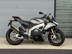 aprilia-tuono-v4-2021-manual-13600-km-essence-1