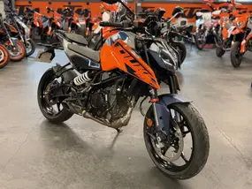 ktm-duke-125-2025-manual-2650-km-essence-1