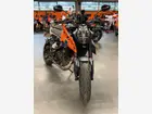 ktm-duke-125-2025-manual-2650-km-essence-3