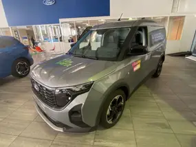 ford-transit-courier-ii-2025-auto-5467-km-essence-1