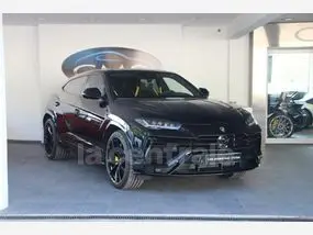 lamborghini-urus-2024-auto-2800-km-essence-1