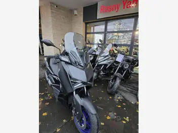 yamaha-x-max-300-2025-auto-365-km-essence