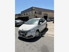 peugeot-208-affaire-phase-2-2015-manual-165000-km-diesel-1