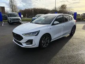 ford-focus-iv-phase-2-2025-manual-1500-km-essence-1