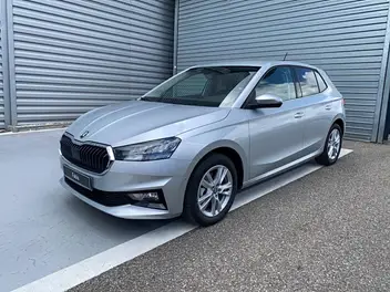 skoda-fabia-iv-2025-auto-9500-km-essence