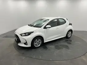 toyota-yaris-iv-affaires-phase-2-2024-auto-21600-km-hybrides-1