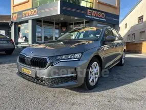 skoda-octavia-iv-combi-phase-2-2025-auto-6500-km-essence-1