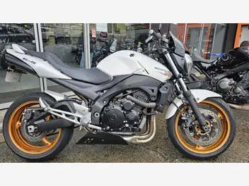 suzuki-gsr-600-2010-manual-11600-km-essence