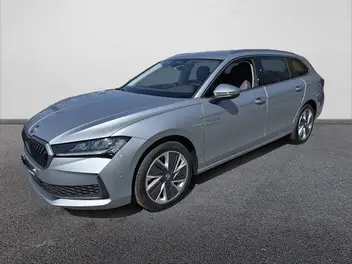 skoda-superb-iv-combi-2025-auto-933-km-diesel