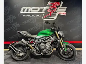 benelli-752-s-2021-manual-4800-km-essence-1