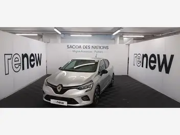renault-clio-v-2023-auto-8802-km-essence