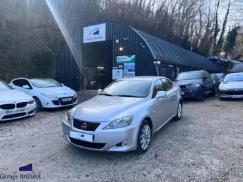 LEXUS