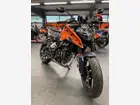 ktm-duke-125-2025-manual-200-km-essence-2