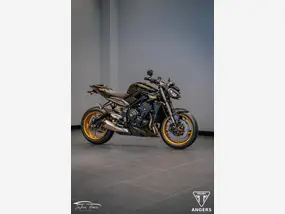 triumph-street-triple-765-2026-manual-50-km-essence-1